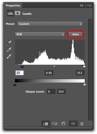 Adobe Photoshop CS6: The improved Auto button in the Levels properties panel.